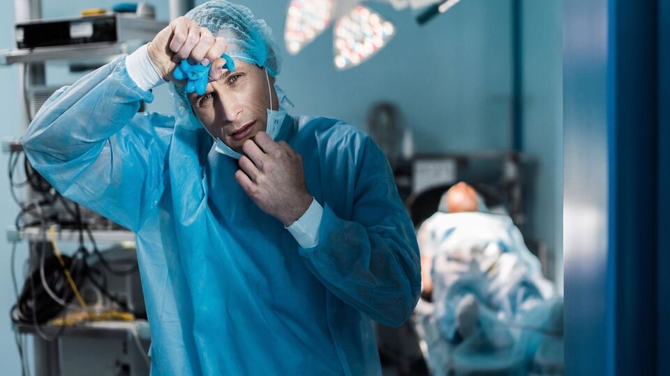Лише 3,1% опитаних медиків заявили, що не хворіли на COVID-19