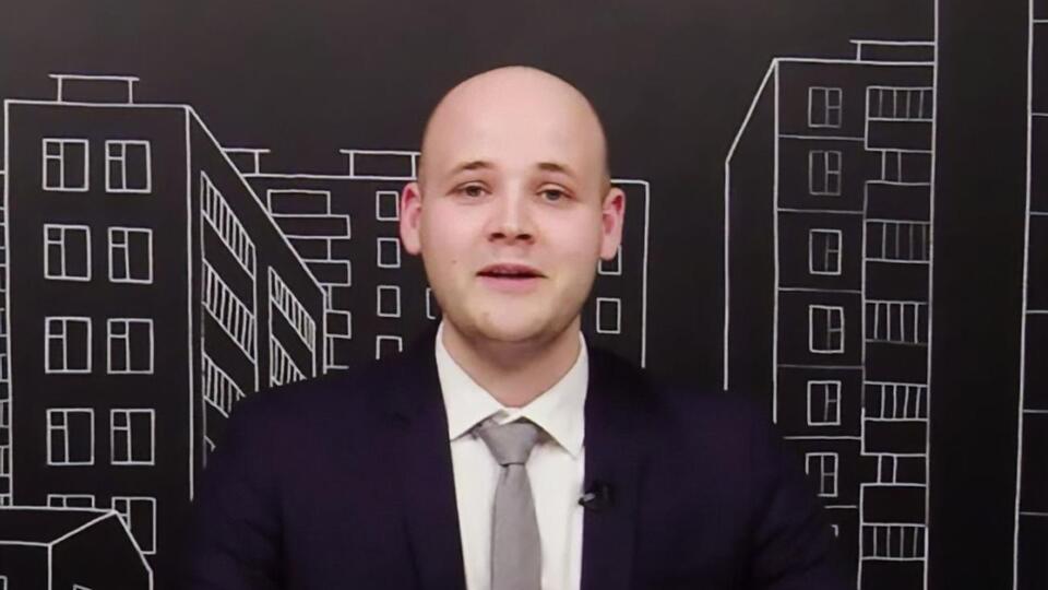 Лось: Они заковали меня в наручники, надели мешок на голову, поместили в машину, и мы около 10 часов ехали в сторону границы Республики Беларусь