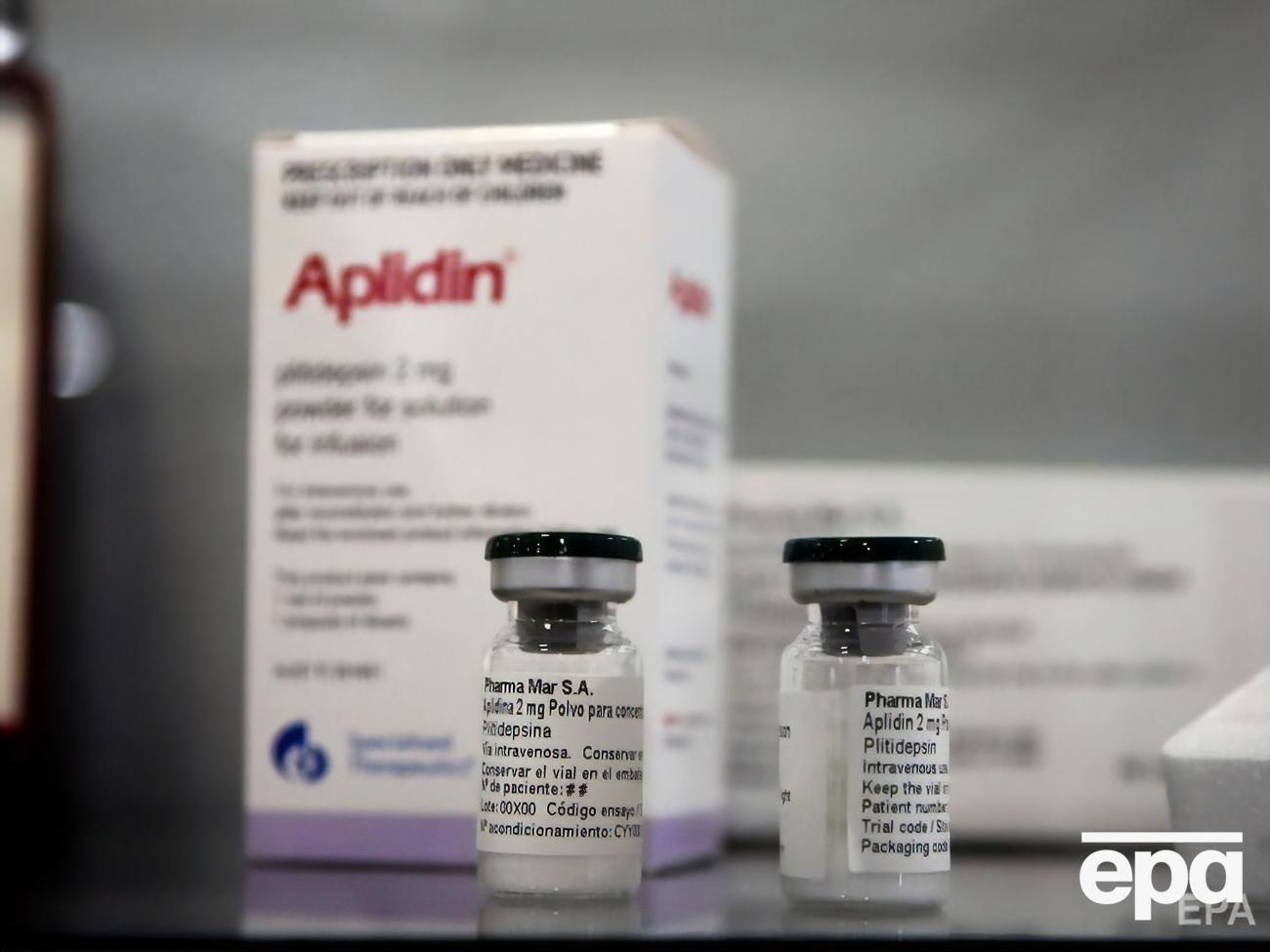 Права на&nbsp;плитидепсин принадлежат испанской компании&nbsp;PharmaMar, торговое название препарата &ndash; "Аплидин"