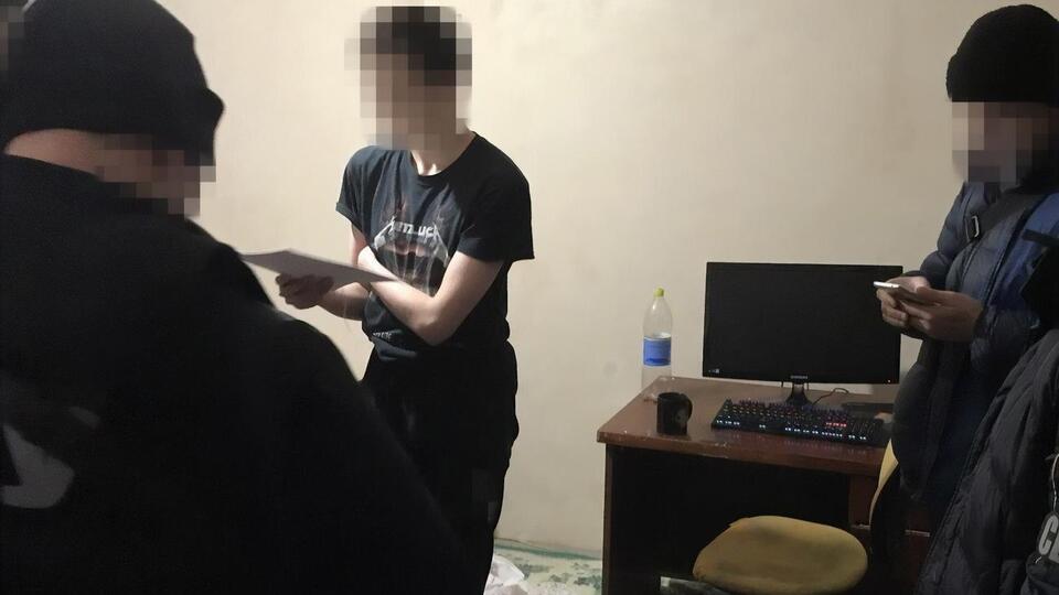 За даними СБУ, правопорушника затримали за місцем його проживання
