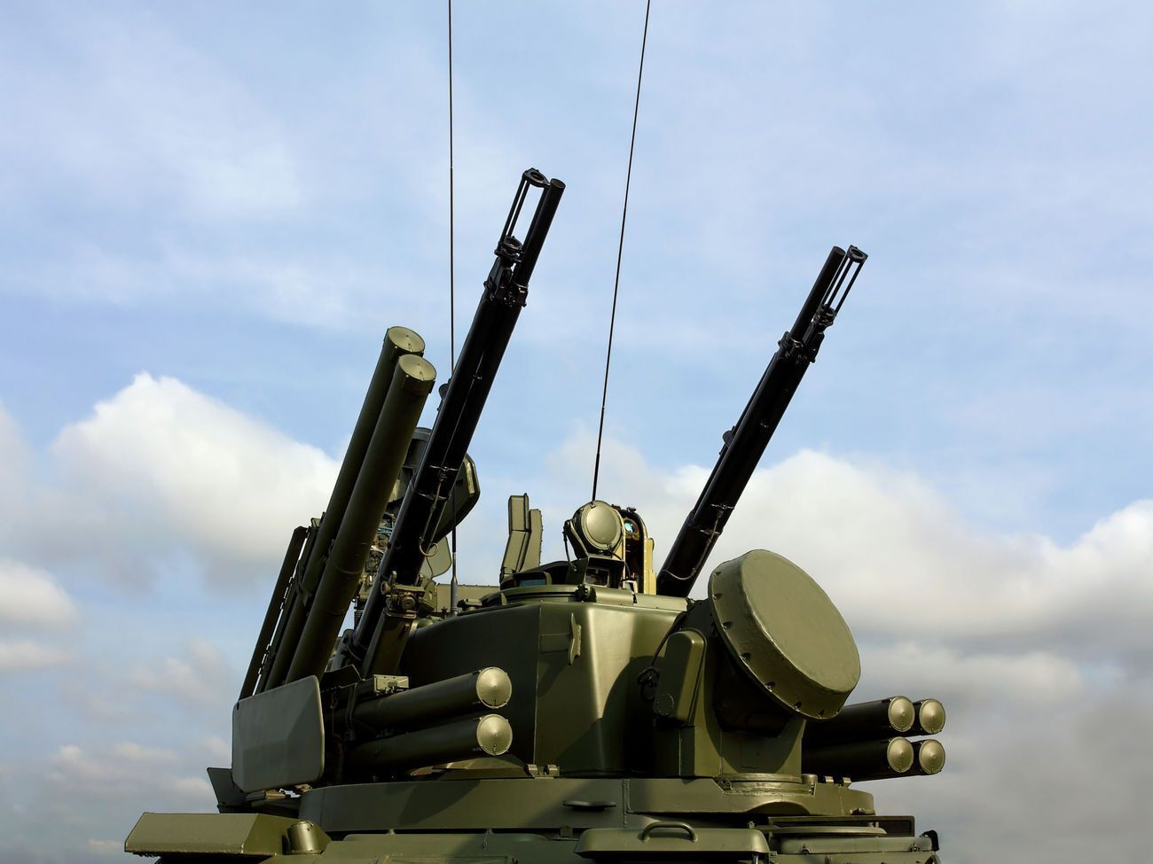 По данным украинской разведки,&nbsp;боевики проводят занятия по стрельбе и управлению огнем в артиллерийских и минометных батареях