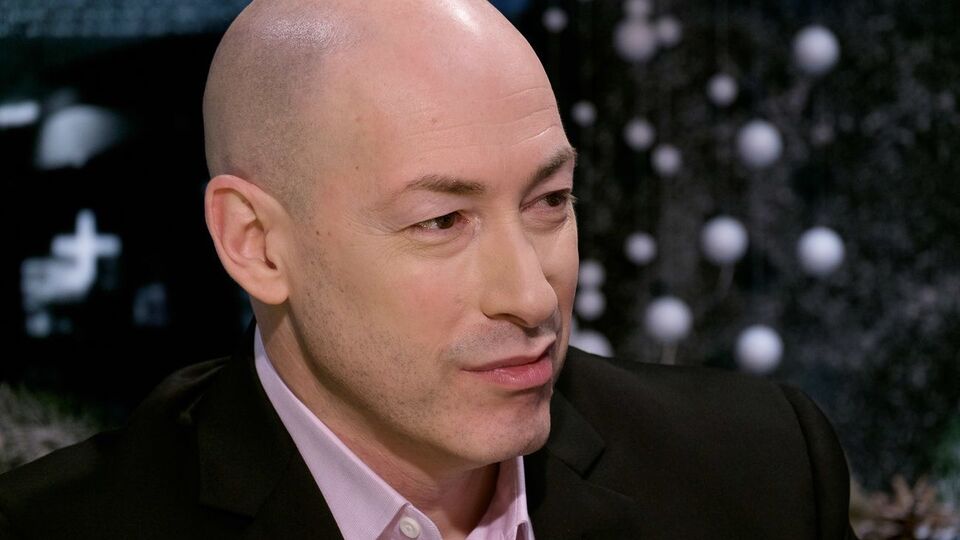 Гордон: Он сказал: "Скучно, девочки", а мемы уже ходят: "Скучно, дедушка"