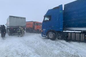 У низці регіонів України прогнозують сильний сніг та налипання мокрого снігу