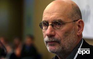 Когда полицейский бьет женщину ногой в живот, он бьет по системе, которую защищает. Страх ее противников притупится, и произойдет взрыв