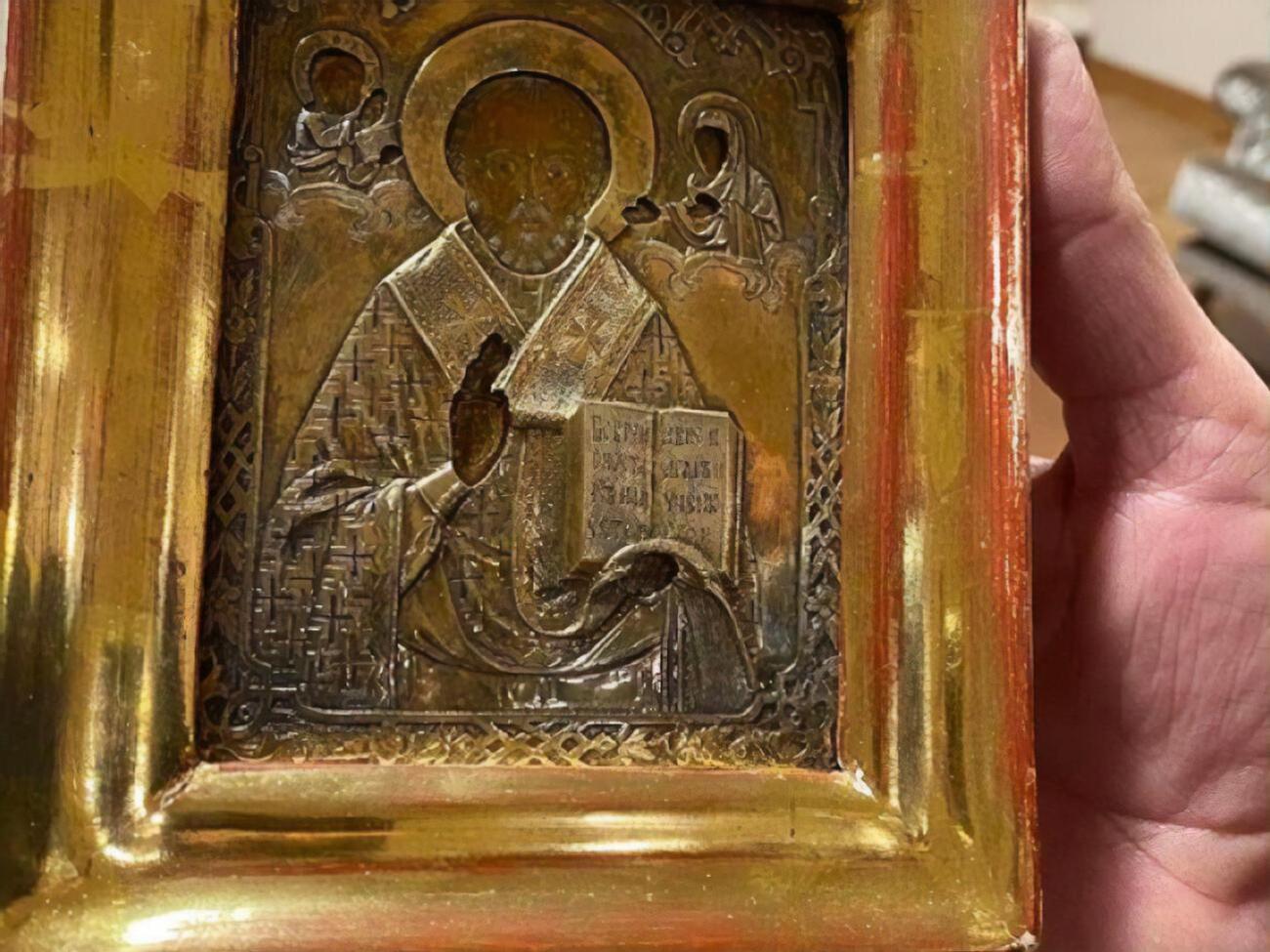 Скандал со старинной иконой разгорелся в декабре 2020 года