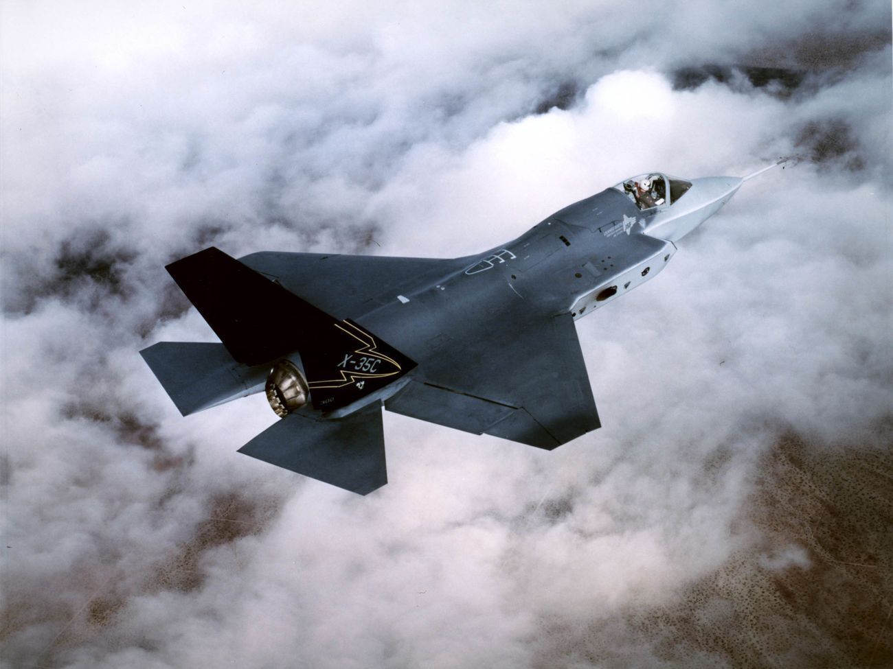 Среди оружия, продажа которого временно приостановлена, &ndash; истребители F-35