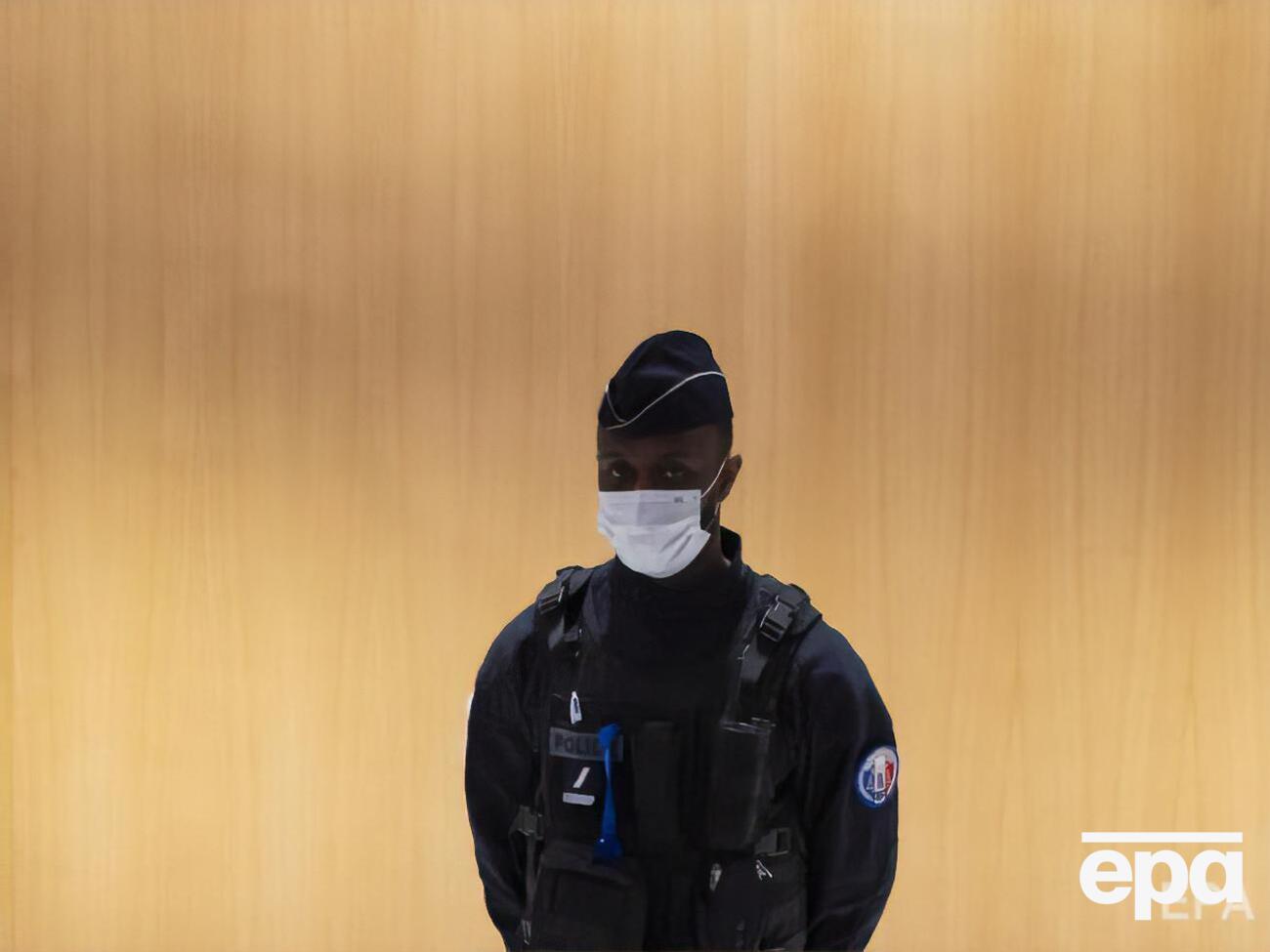 Полиция взяла задержанных под стражу