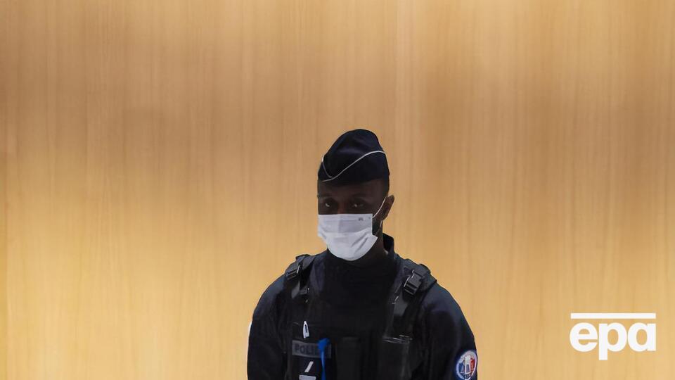 Полиция взяла задержанных под стражу