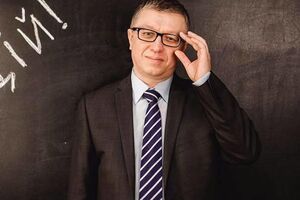 В Україні маленька економіка, тому що немає "довгих" грошей. Їхнє основне джерело – пенсійні накопичення. А в нас виступають проти них