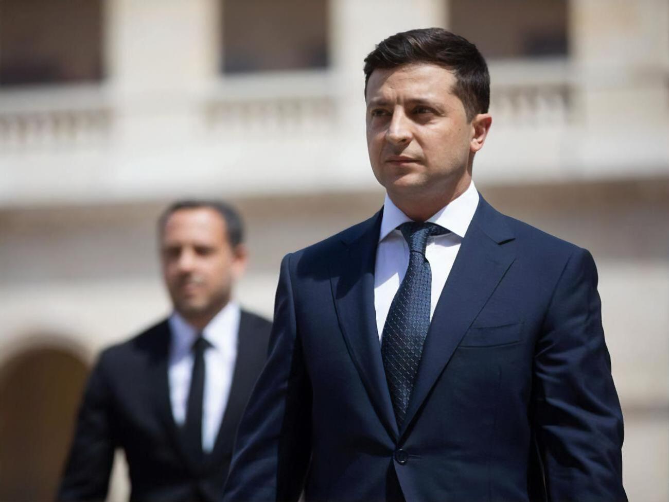 Зеленський пообіцяв скоротити кількість нардепів до 300