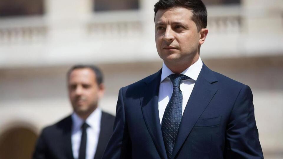 Зеленський пообіцяв скоротити кількість нардепів до 300