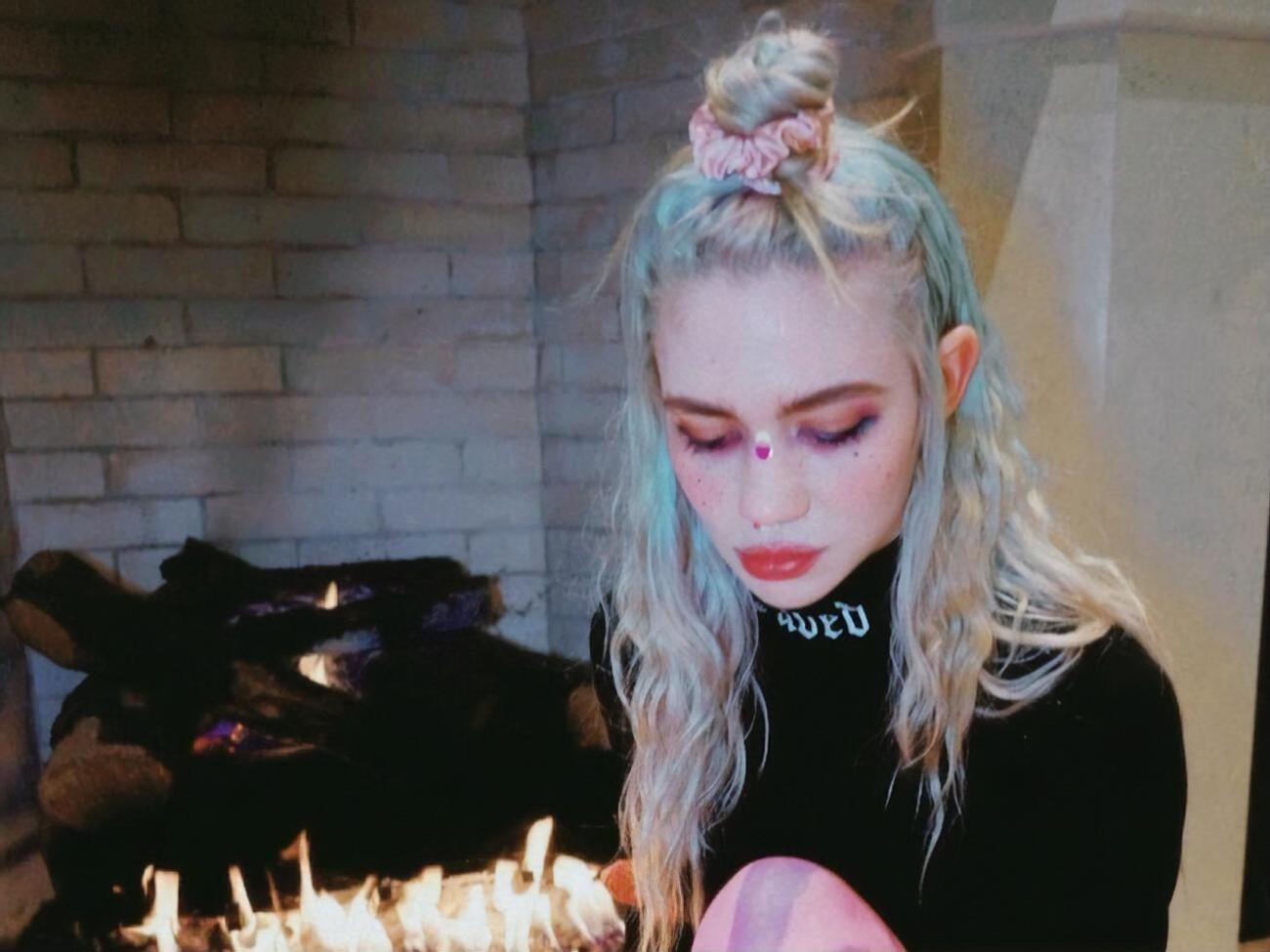 Граймс в мае 2020 года родила сына от Маска