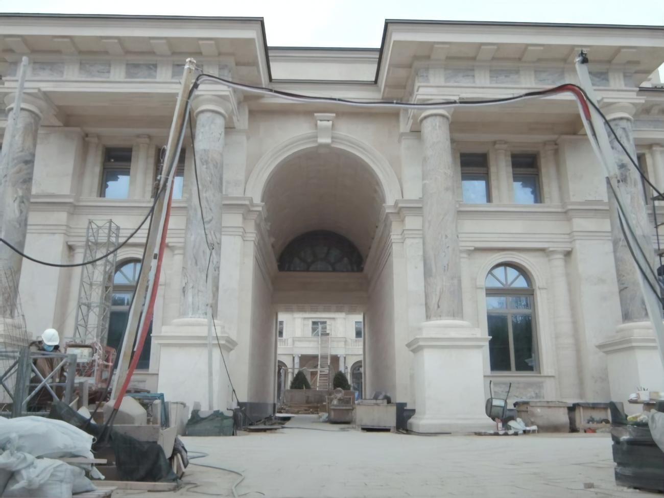 За словами журналістів Telegram-каналу Mash, об'єкт перебуває на "нульовому етапі будівництва"