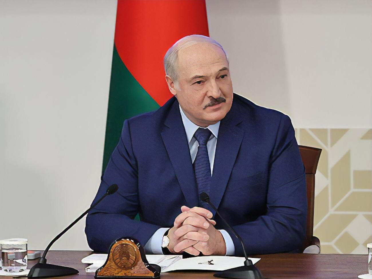 Лукашенко: Завдяки соціальним мережам та месенджерам ми можемо зараз породити планетарну революцію