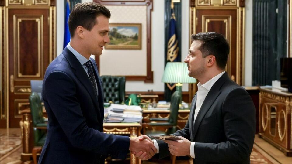 Зеленський (праворуч) підписав указ про призначення Скічка 29 січня