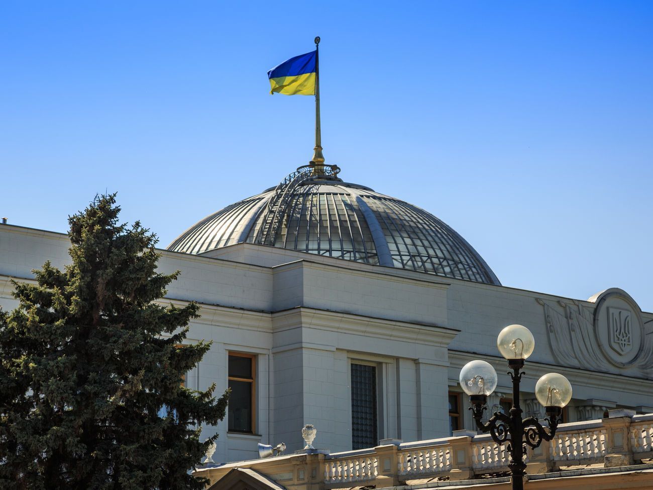 Рада заборонила реєструвати російські вакцини проти COVID-19 в Україні