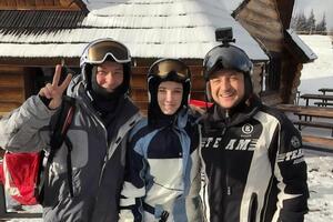 Фотографии с Зеленским в Буковеле украинцы публиковали в соцсетях 5–7 января