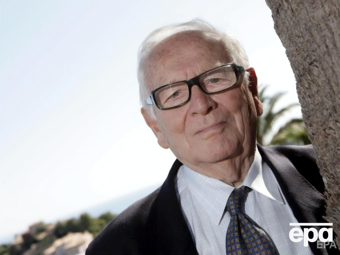 Карден помер 29 грудня у лікарні, розташованій у передмісті Парижа