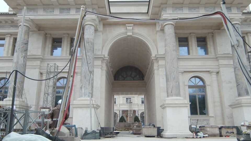 Головред Mash показав, який вигляд має палац Путіна зблизька