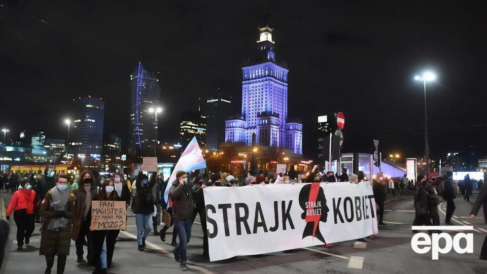 У Польщі після набуття чинності рішення про заборону абортів відбулися масові протести. Фоторепортаж