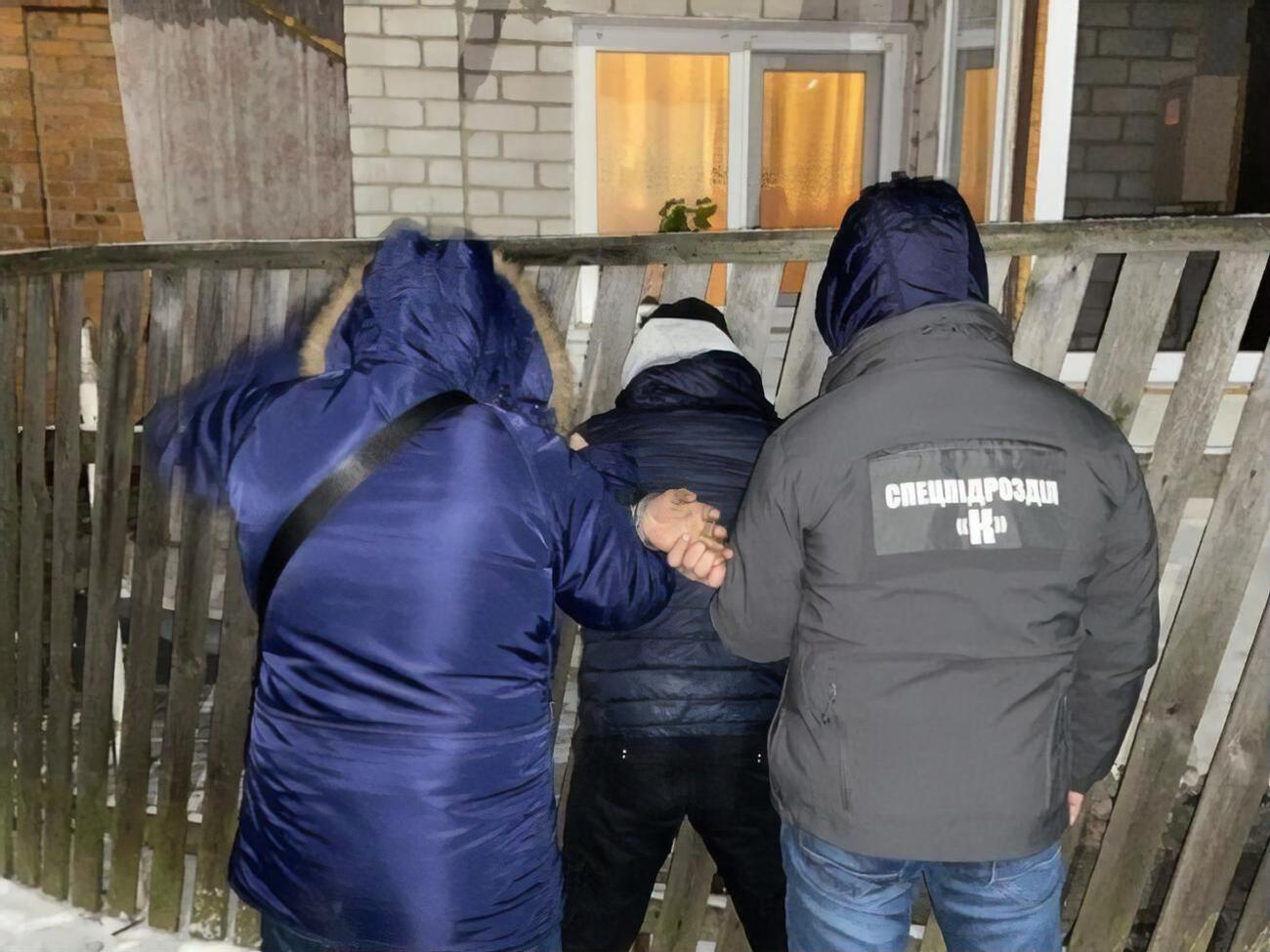 Слідчі встановили, що військовослужбовець неодноразово продавав наркотики