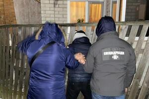 Слідчі встановили, що військовослужбовець неодноразово продавав наркотики
