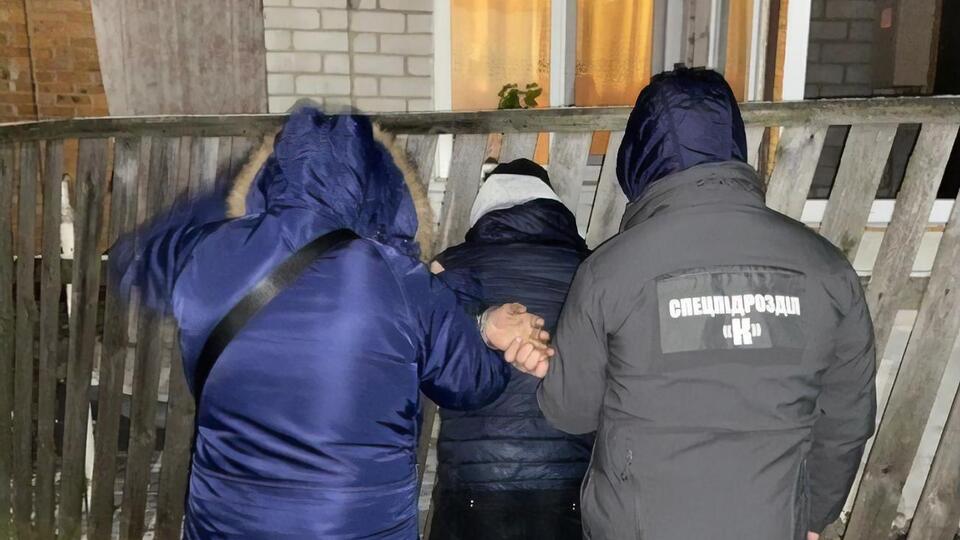 Слідчі встановили, що військовослужбовець неодноразово продавав наркотики