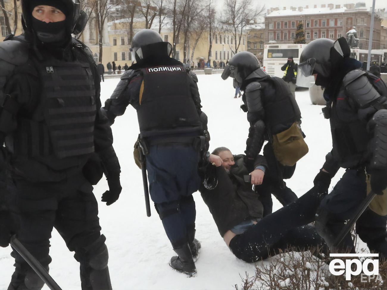 По всей России задержали уже 1500 человек