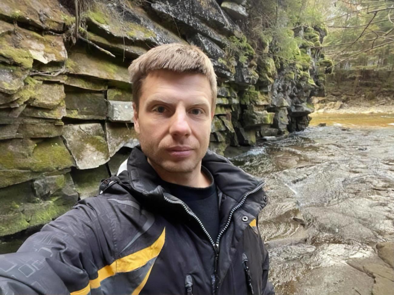 Гончаренко із синами відпочиває в Карпатах