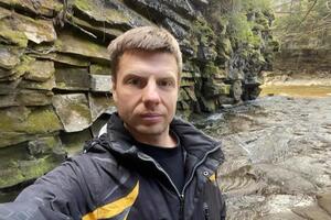 Гончаренко із синами відпочиває в Карпатах
