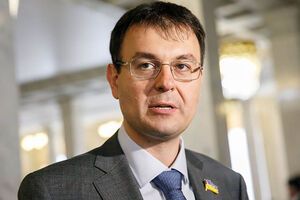 Непорядочно решать вопросы за счет учителей, медиков и пенсионеров. Это ведь за их счет весь ваш банкет в "Гудвайне"?