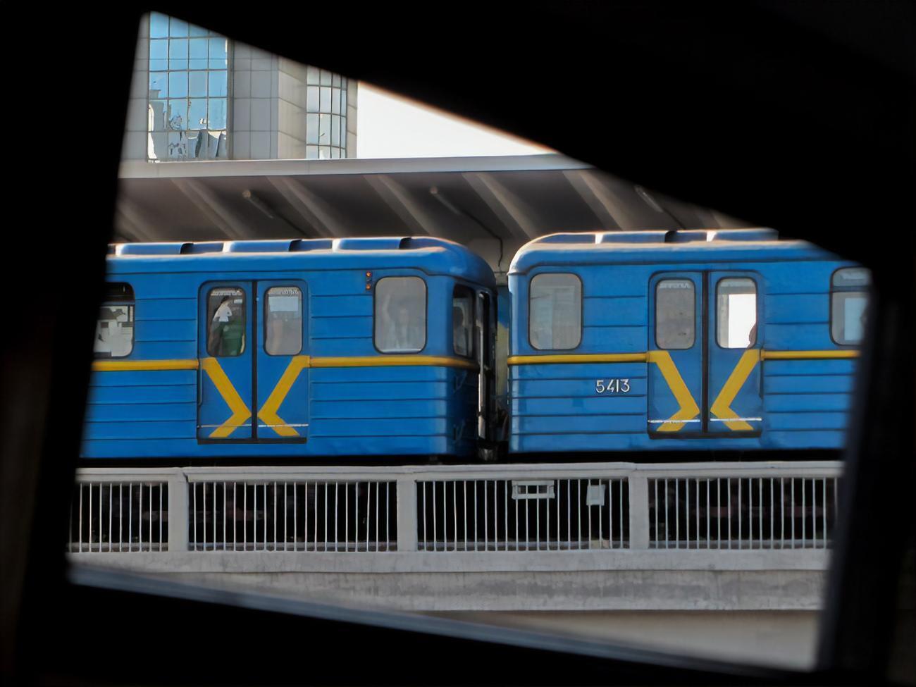 В Киеве 7 января могут ограничивать вход на некоторых станциях метро