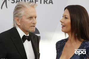 Дуглас и Зета-Джонс поженились в 2000 году