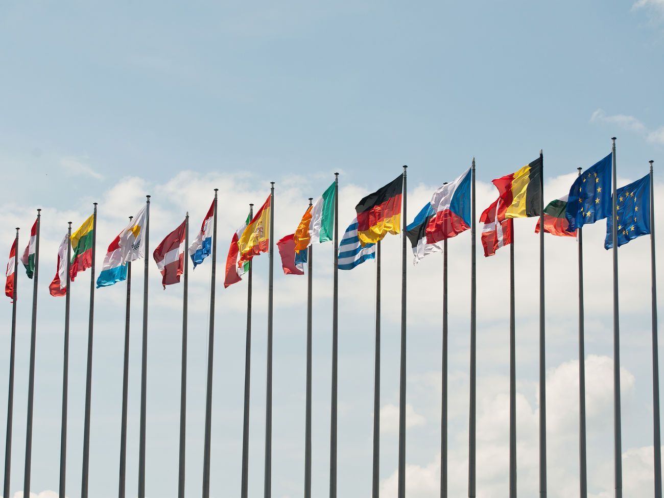 Министры иностранных дел ряда европейских стран считают, что границы Евросоюза не будут в безопасности, если ЕС не поддержит ближайших соседей