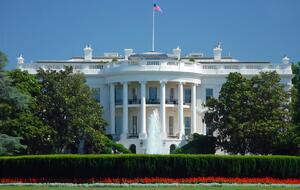 По данным СМИ, как минимум трое чиновников Белого дома подали в отставку