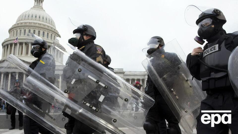 6 января соратники Трампа взяли штурмом Капитолий