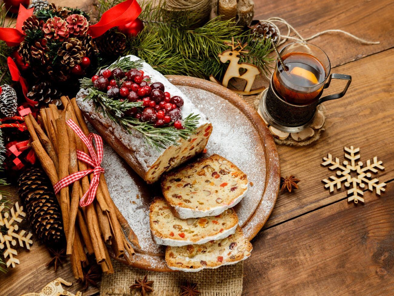 Штоллен готують із різними начинками