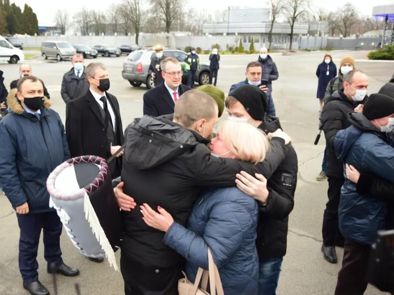 У двух моряков были проблемы со здоровьем, говорили в Офисе президента Украины