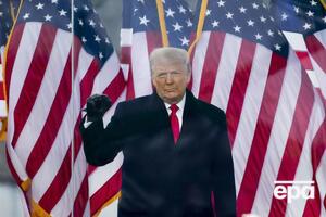 За даними ЗМІ, Трамп запитував у своїх радників, якими будуть юридичні та політичні наслідки, якщо він помилує сам себе