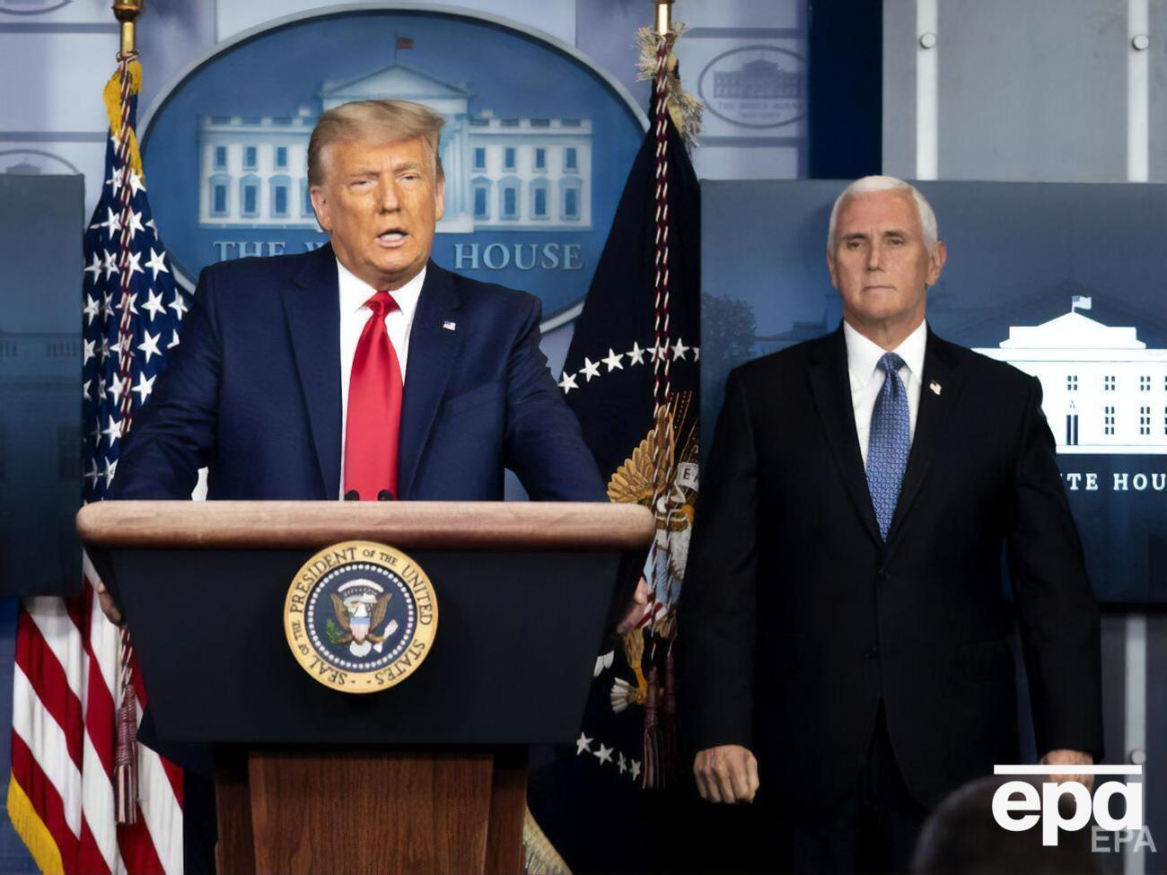 На вибори 2020 року Пенс (праворуч) ішов разом із Трампом (ліворуч) як кандидат на посаду віцепрезидента