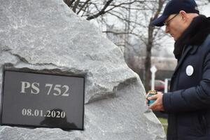 Літак, у якому було 176 осіб, розбився рік тому