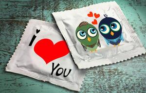 Презервативы относятся к товарам медицинского назначения, продажа которых не запрещена во время "карантина зимних каникул"