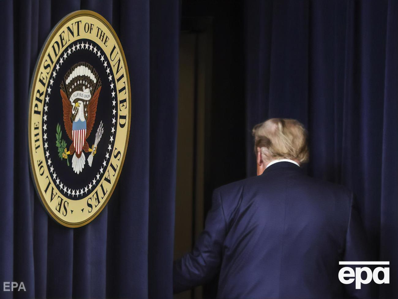 Twitter обвинил Трампа в нарушении правил соцсети и решил навсегда заблокировать его аккаунт&nbsp;@realDonaldTrump