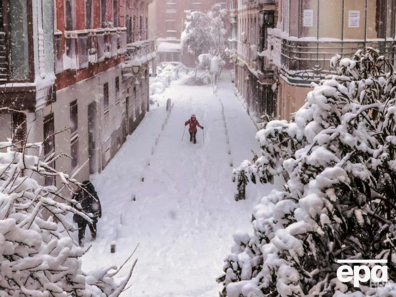 На север, центр и восток Испании обрушился шторм "Филомена"