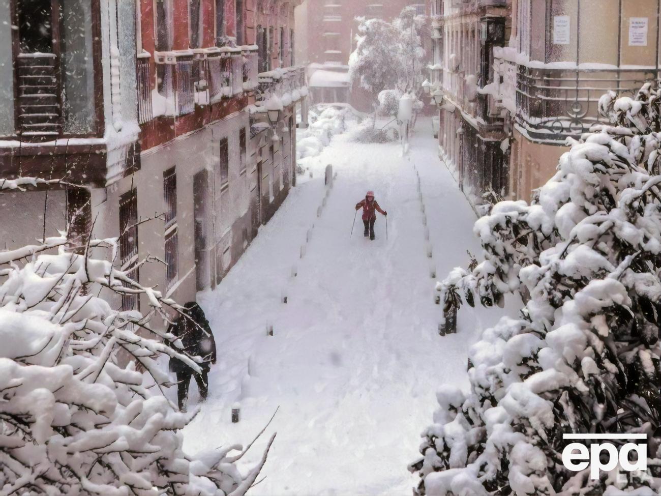 Мадрид накрыл сильнейший за последние 40 лет снегопад. Фоторепортаж