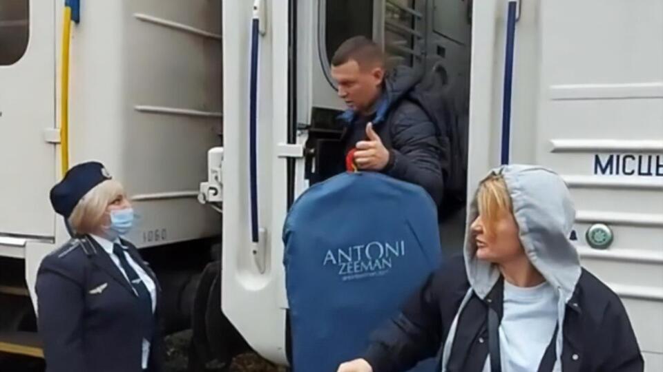 70% фракції "Слуга народу" добиралися до Трускавця потягом, розповіли у фракції