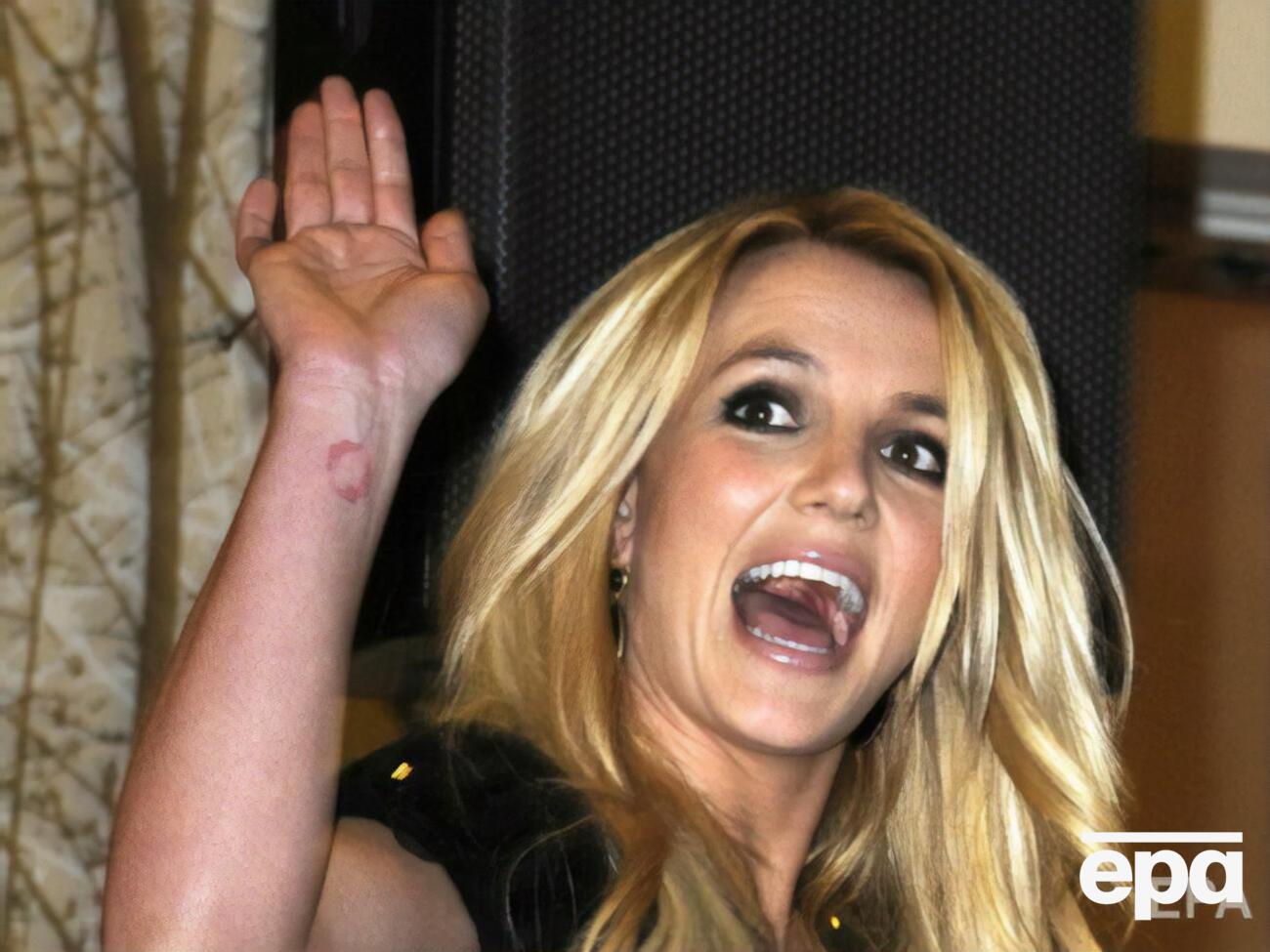 30 вересня суд відсторонив батька Спірс від опіки над донькою