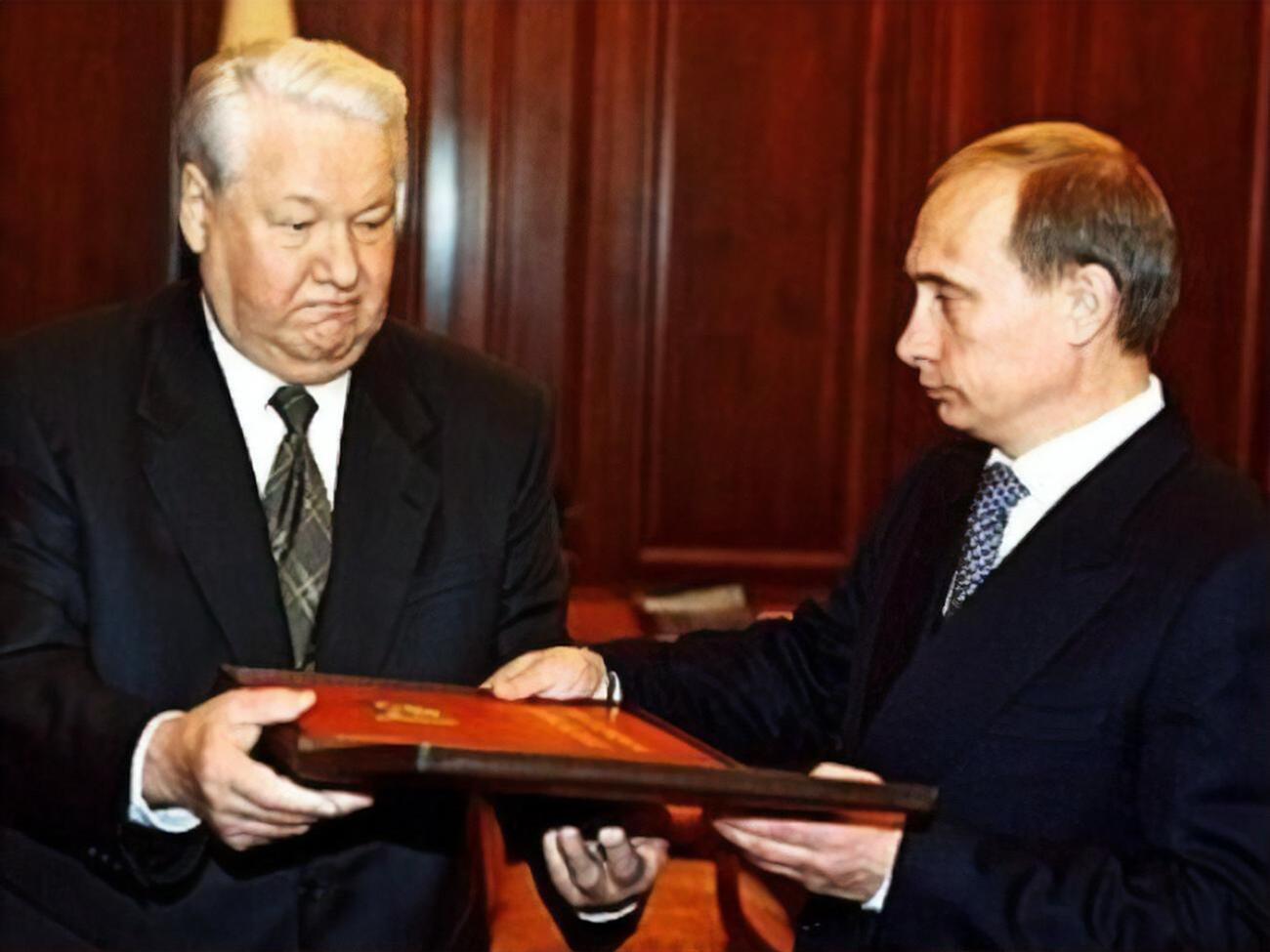 Путин позднее заявлял, что Ельцин "не передавал ему власть", он стал и.о. президента по закону