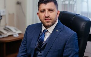 Хромов отметил, что в момент стрельбы был в командировке