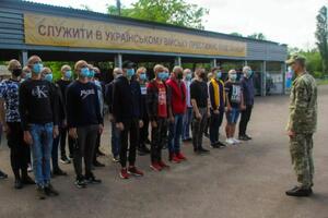 Отправлять призывников на места службы начнут 5 октября